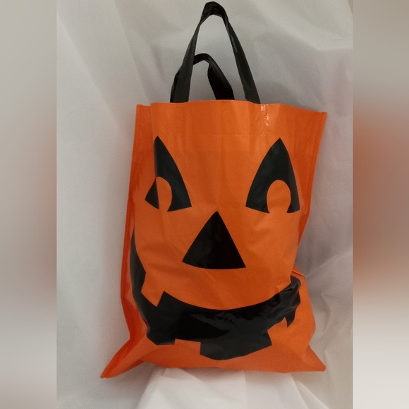 Changing Face Jack-O'-Lantern Plastic Trick-or-Treat Bag-Size 14" x 15.5" - Picture 1 of 10
